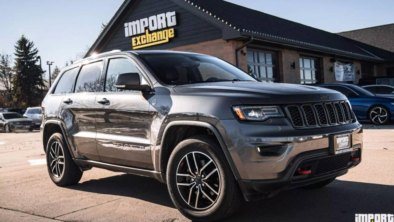 JEEP GRAND CHEROKEE 2019 1C4RJFLG5KC555592 image